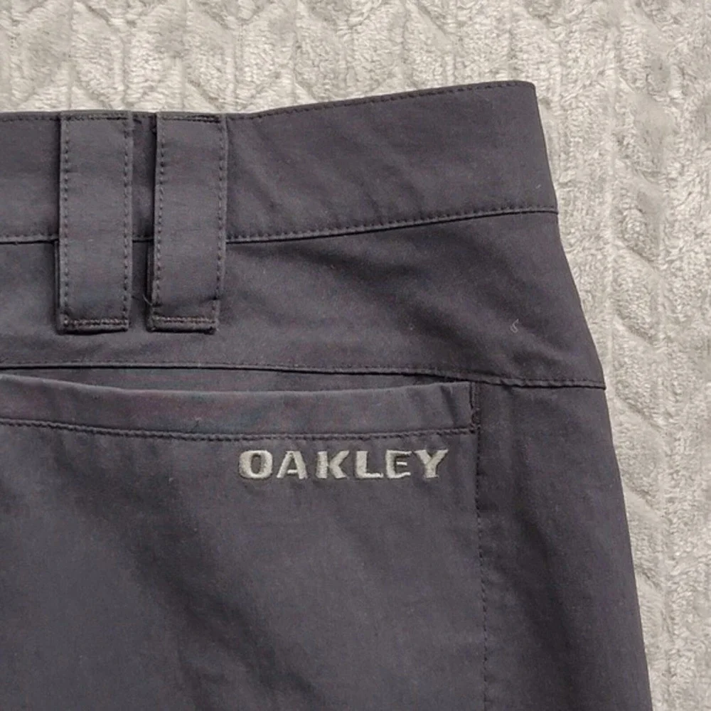 Oakley pre owned